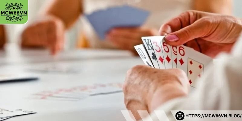 Đọc bài đối thủ trong cách chơi liêng